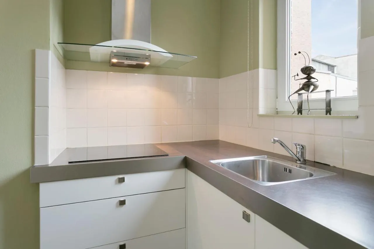 Studio In City Center With Terrace, Netflix - Wifi Antwerpen 0*,  Belgien